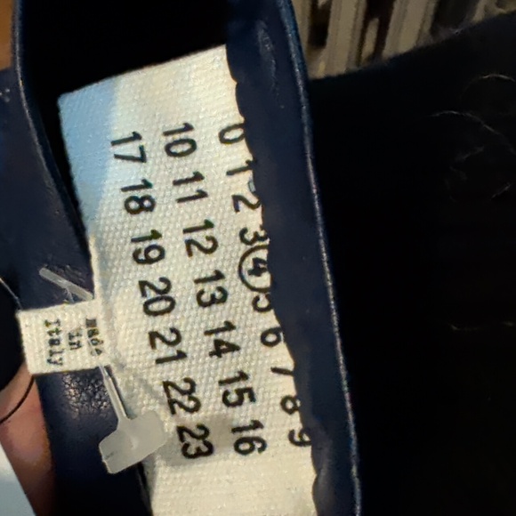 Elegant Maison Margiela Long Blue Leather Gloves - Picture 2 of 8